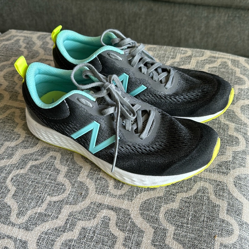 Women’s new balance size 9
